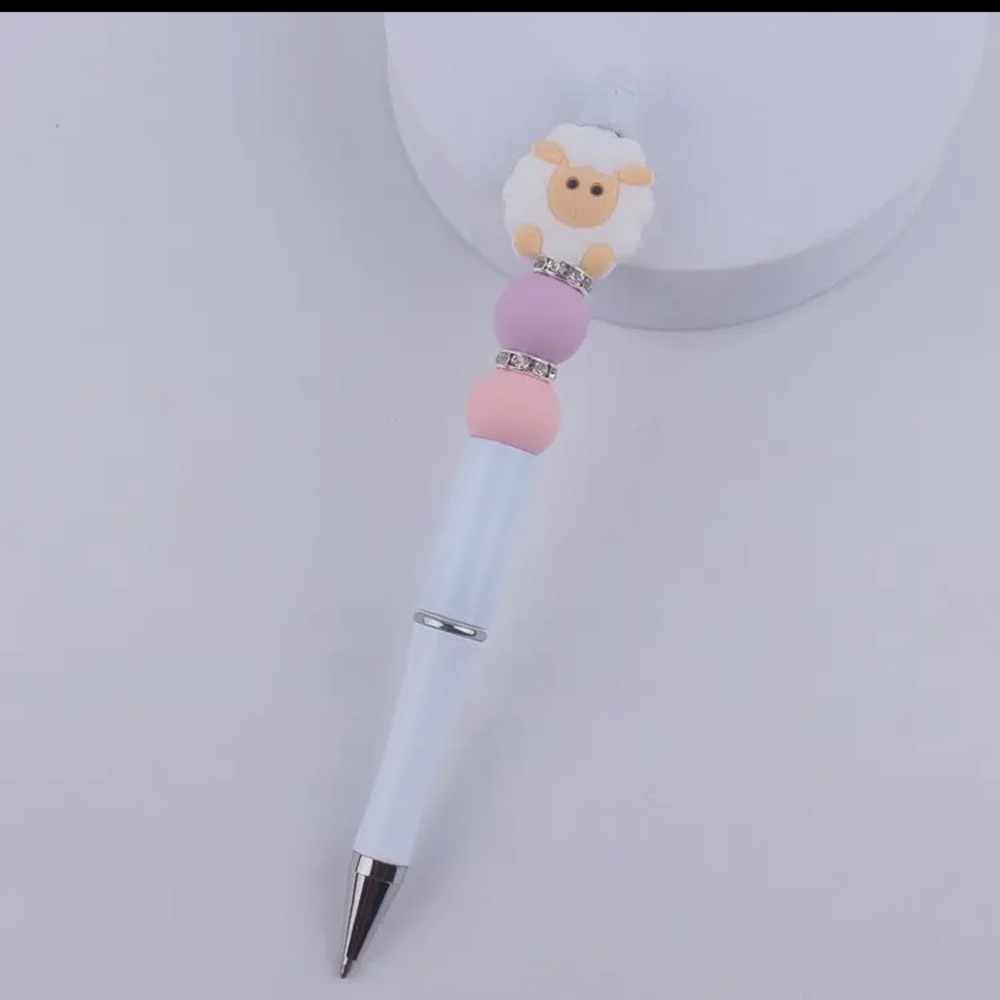 Sleepy sheep pen